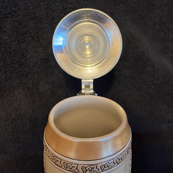 1985 Tomorrow’s Treasures Collectible Anheuser Busch Beer Stein G Series #20497 - Picture 6 of 10